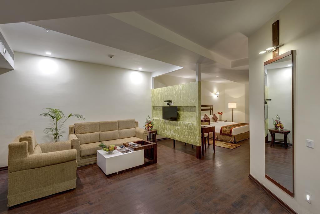 The Fern Residency Galaxy Mall Burnpur Room photo